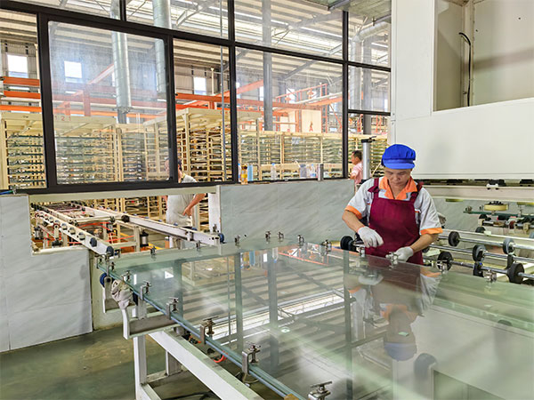 Linha de produção de acrílico.16